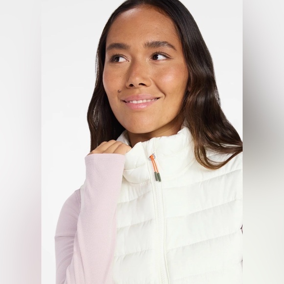 Ozark Trail soft puffer White plus size vest sz 2X - Picture 7 of 16